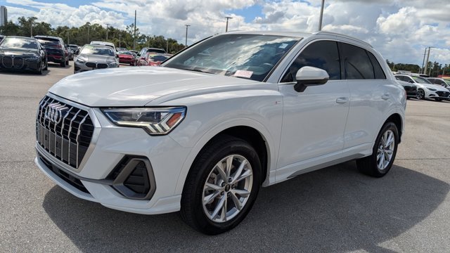 Used 2024 Audi Q3 2.0T Premium Plus w/ Premium Plus Package image 9