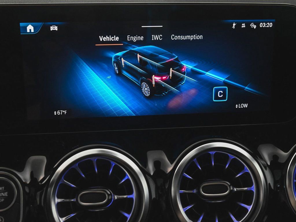 Used 2024 Mercedes-Benz GLA 35 AMG 4MATIC image 27