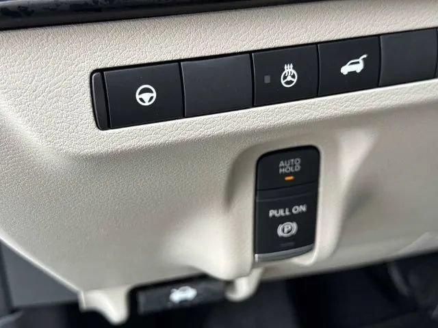 Certified 2025 Nissan Murano SL AWD/4WD image 34
