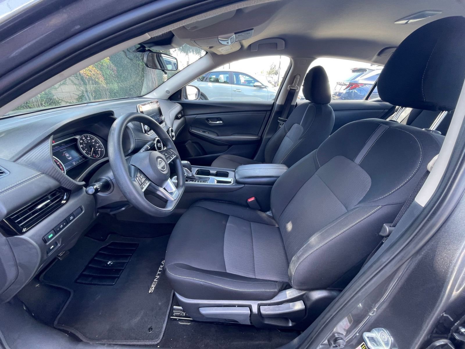 Used 2025 Nissan Sentra SV FWD image 25