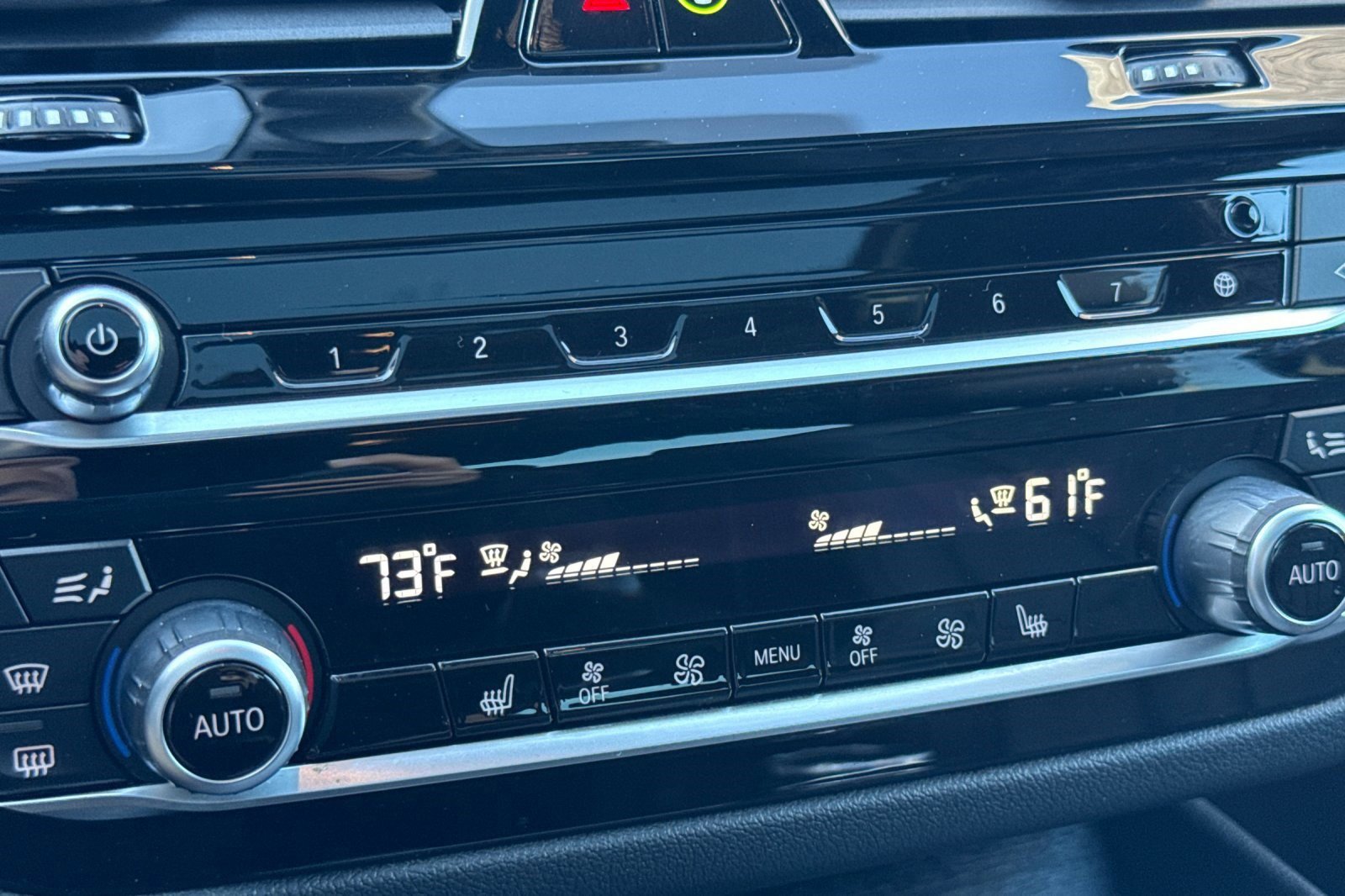 Used 2023 BMW 530e w/ Convenience Package image 17