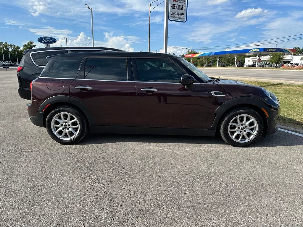 Used 2017 MINI Cooper Clubman FWD image 2