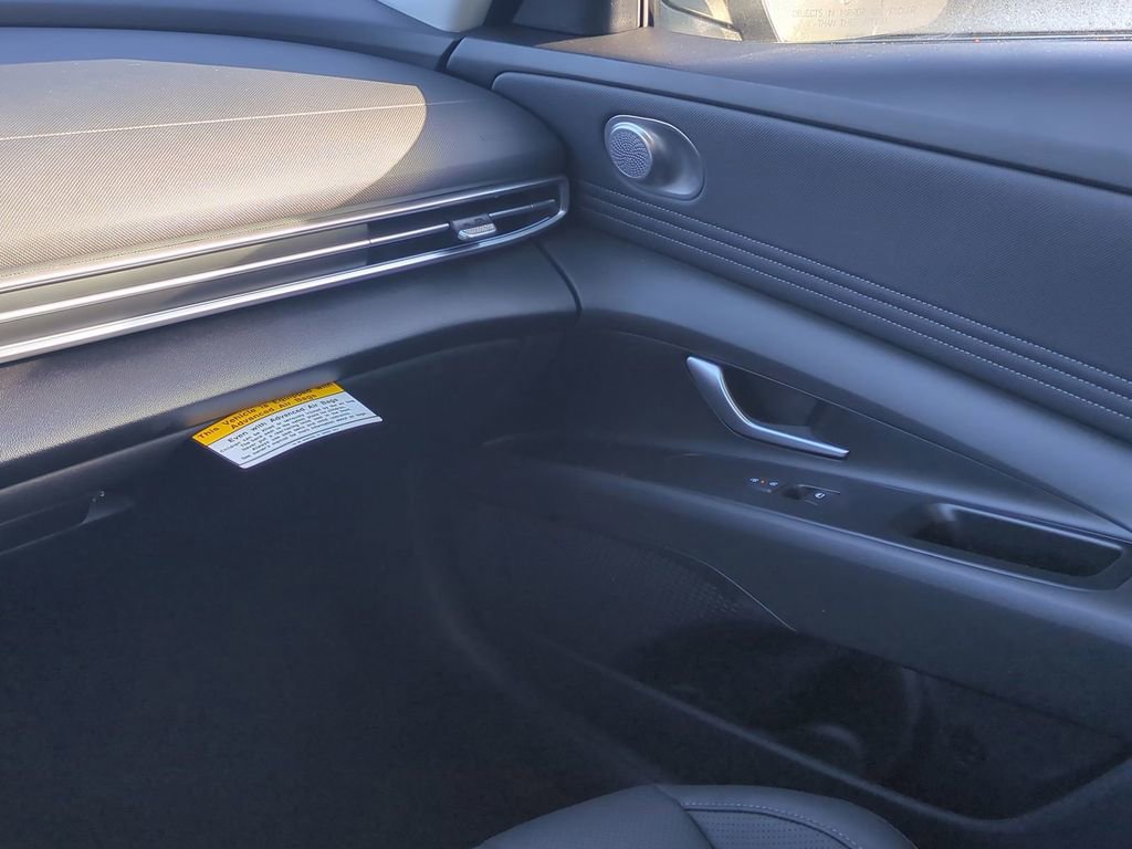 New 2026 Hyundai Elantra Limited image 18