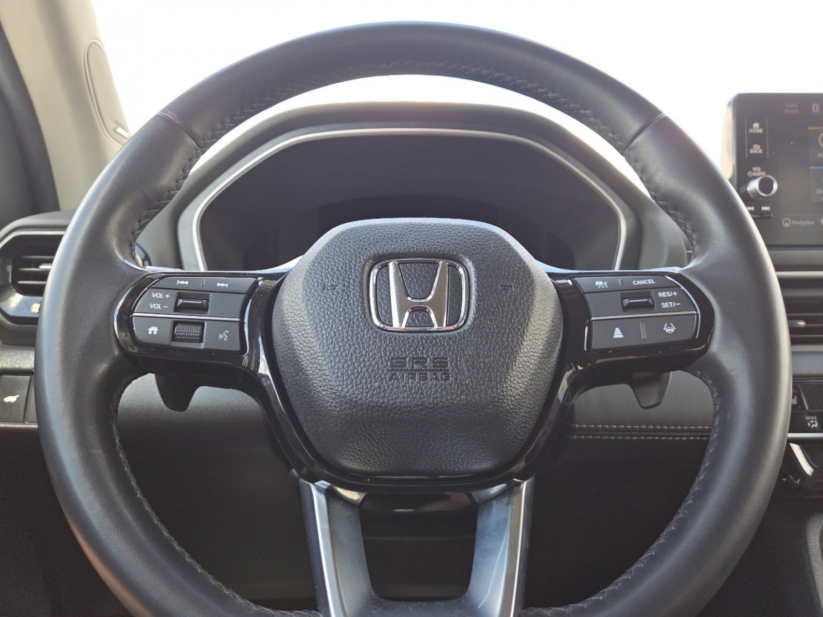 Used 2025 Honda Pilot Touring image 29
