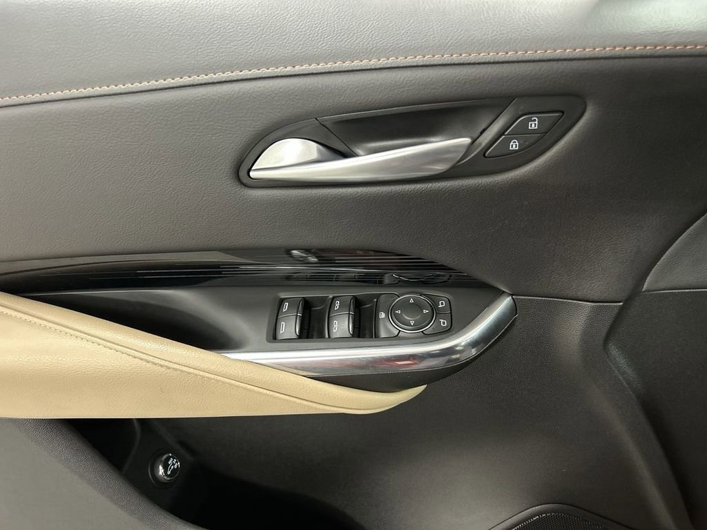 Used 2024 Cadillac XT4 Luxury w/ Cold Weather Package image 11