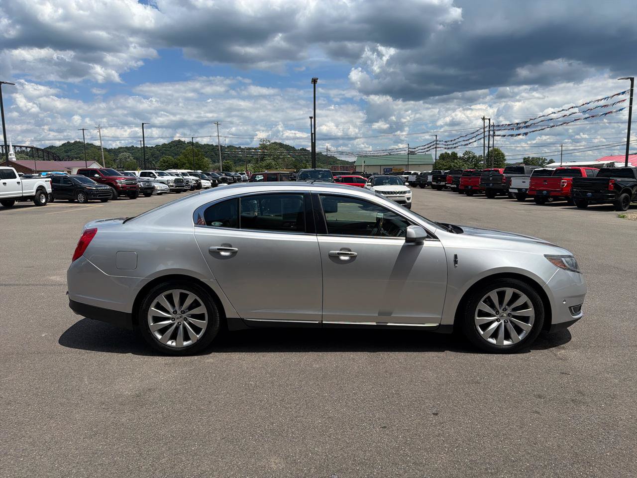Used 2013 Lincoln MKS AWD image 24