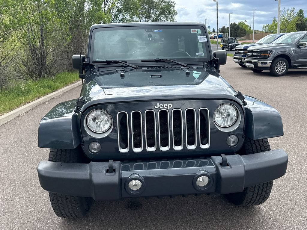 Used 2016 Jeep Wrangler Unlimited Sahara w/ Connectivity Group AWD/4WD image 2