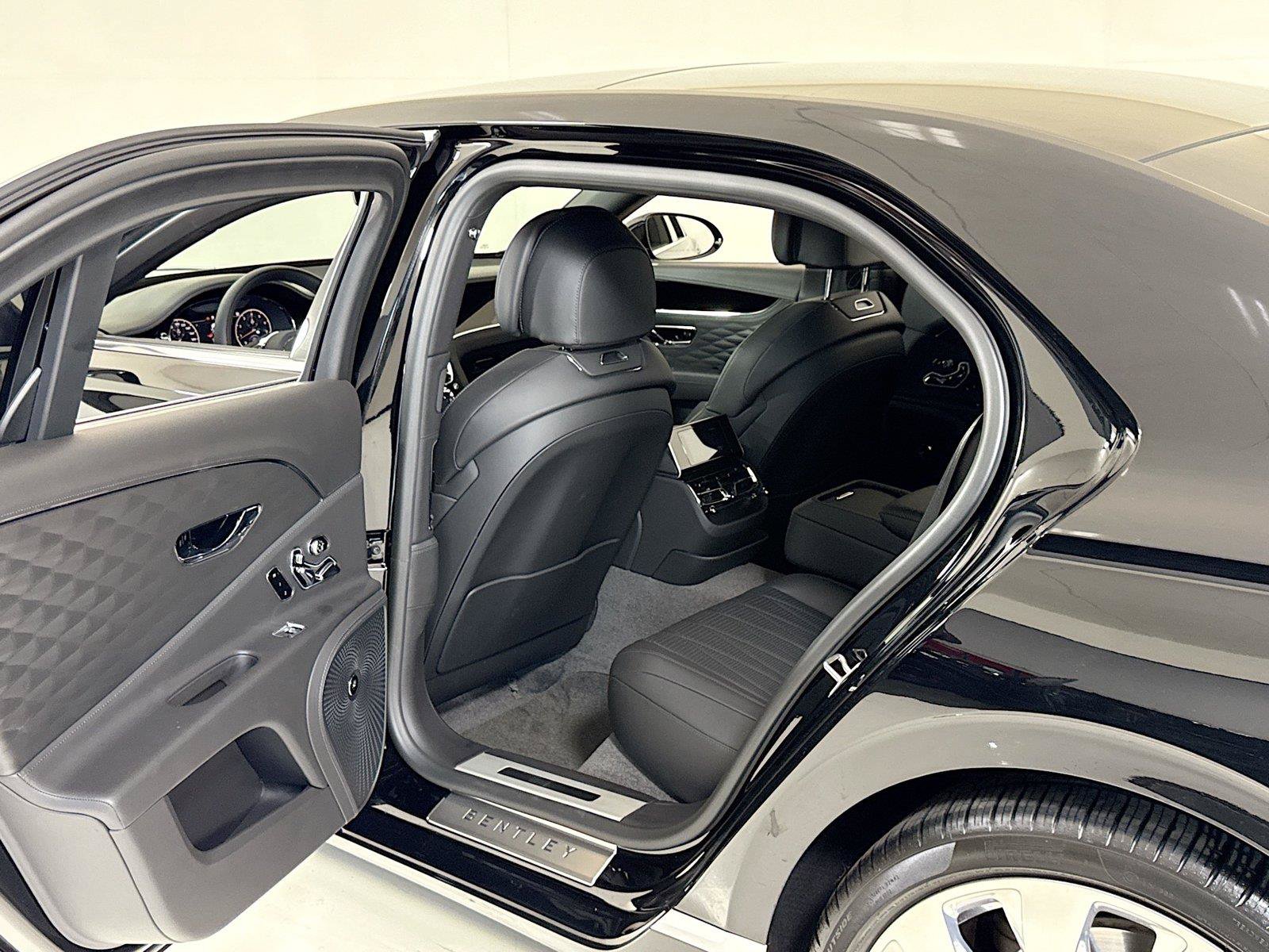 Used 2022 Bentley Flying Spur V8 AWD/4WD image 25