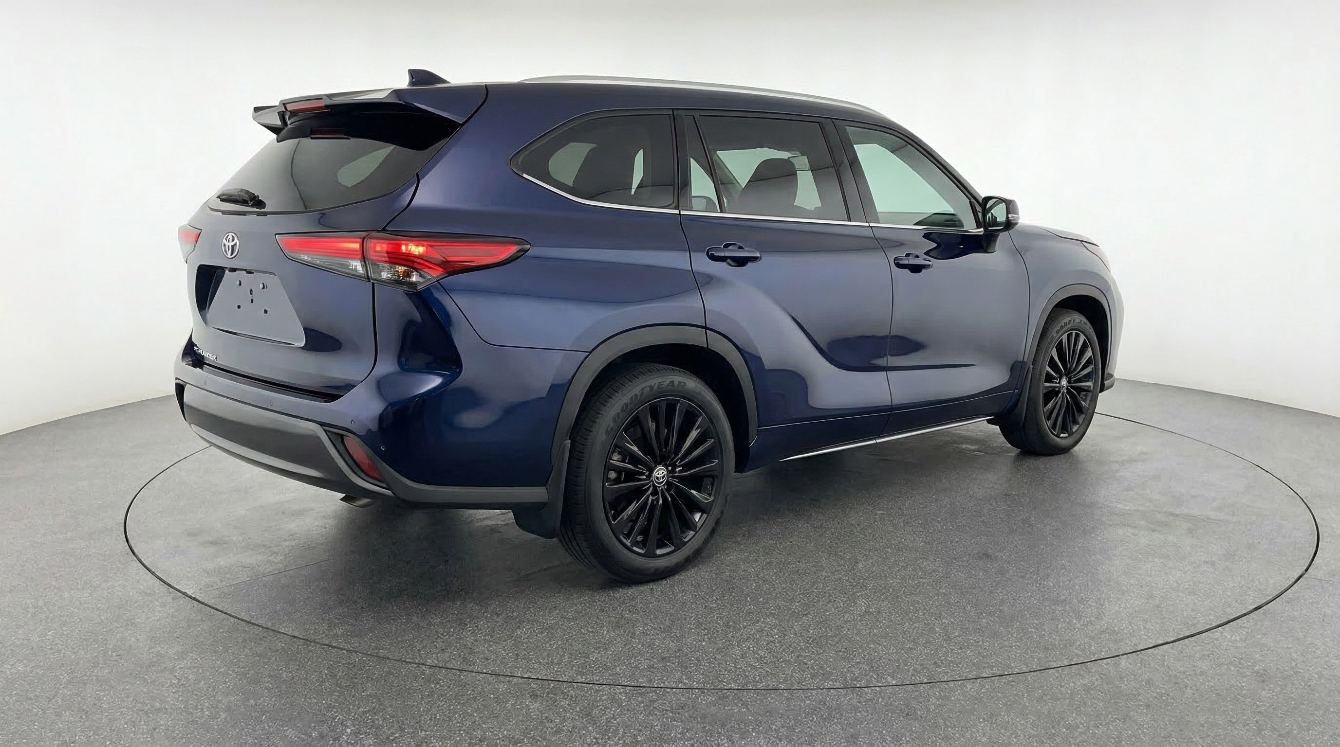 Used 2025 Toyota Highlander XSE image 9