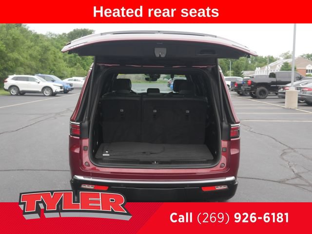 Used 2022 Jeep Wagoneer Series III w/ Premium Group I AWD/4WD image 14