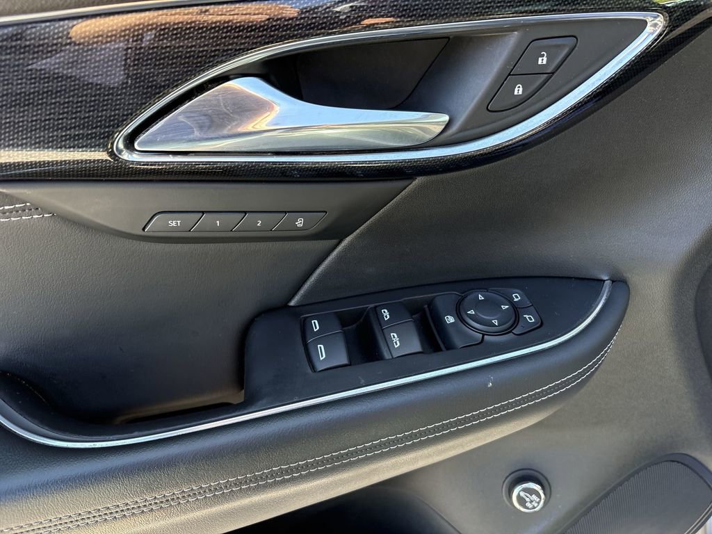 Used 2021 Buick Envision Essence image 25