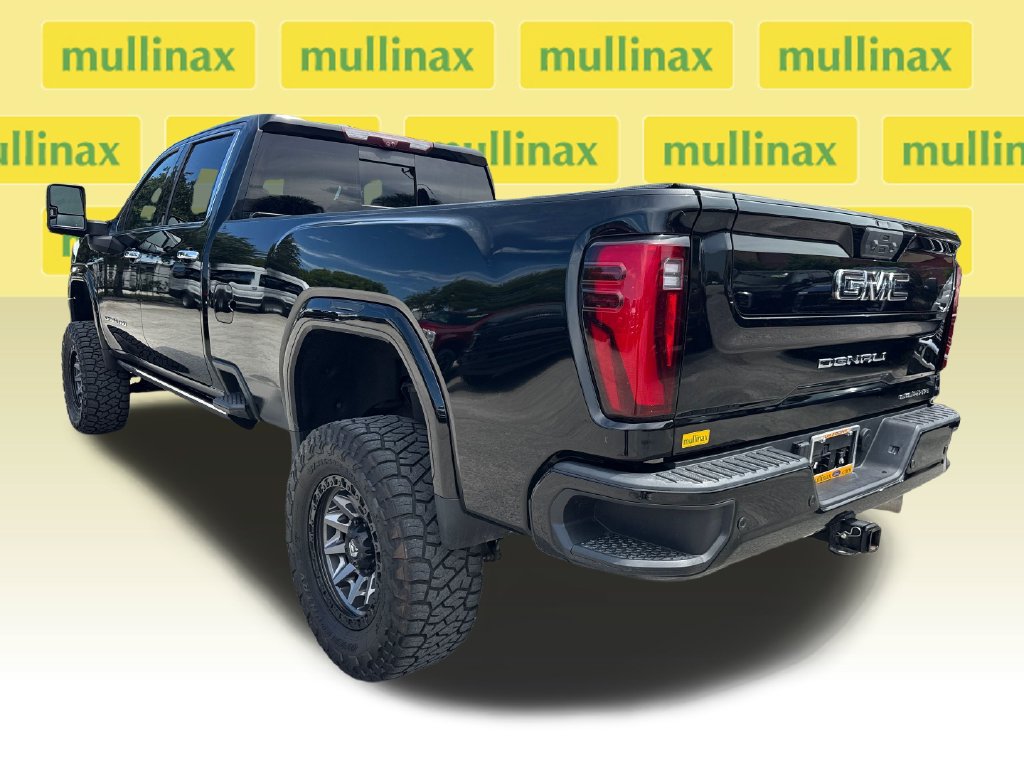 Used 2024 GMC Sierra 3500 Denali Ultimate AWD/4WD image 9