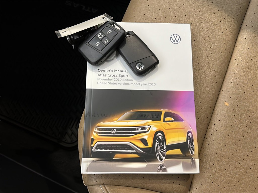 Used 2020 Volkswagen Atlas Cross Sport SE w/ Panoramic Sunroof Package image 27