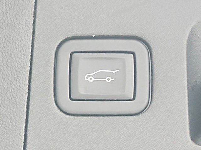 Used 2023 Cadillac XT5 Premium Luxury w/ LPO, Floor Liner Package AWD/4WD image 50
