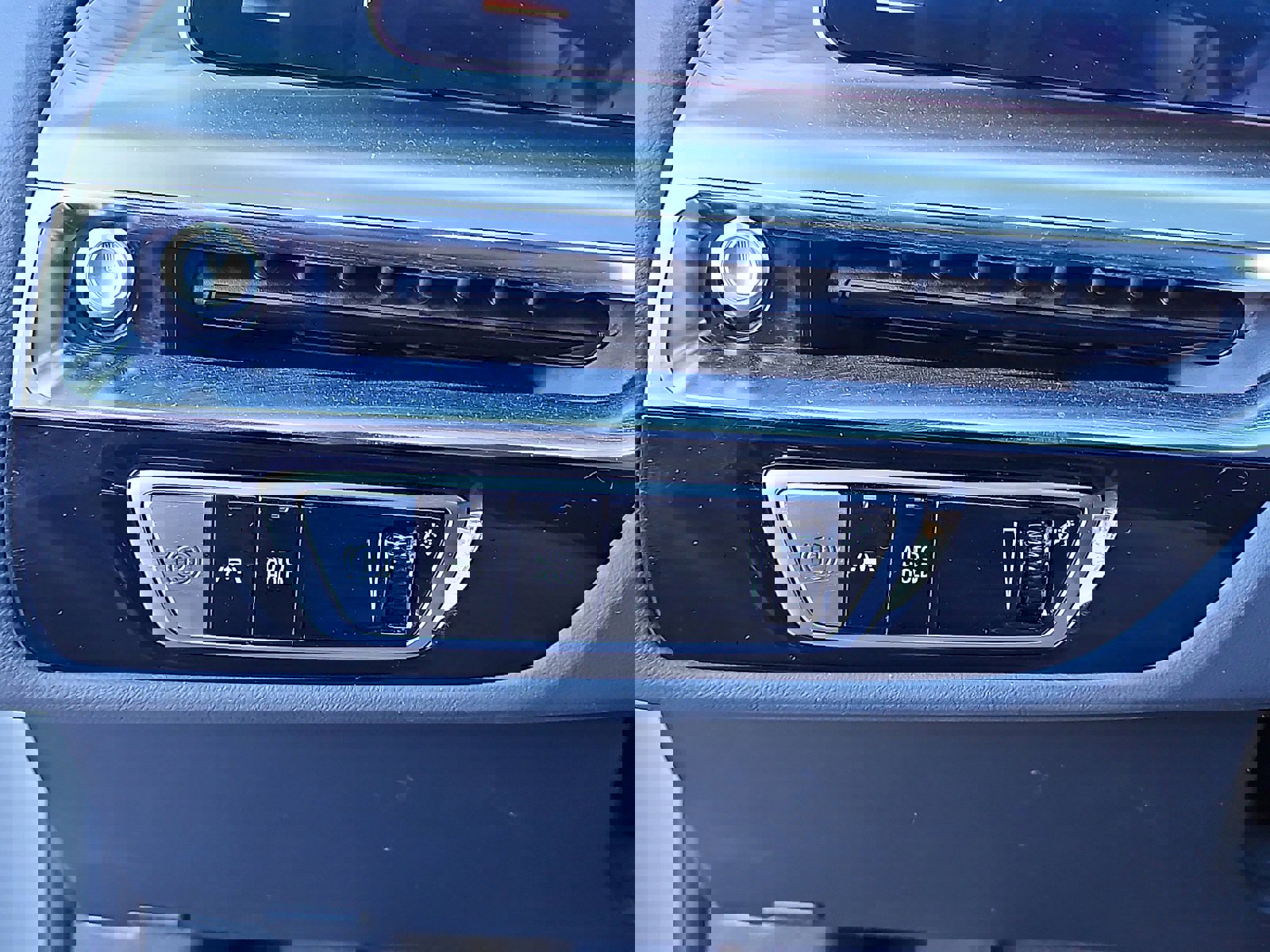 New 2025 Cadillac Lyriq Sport image 14