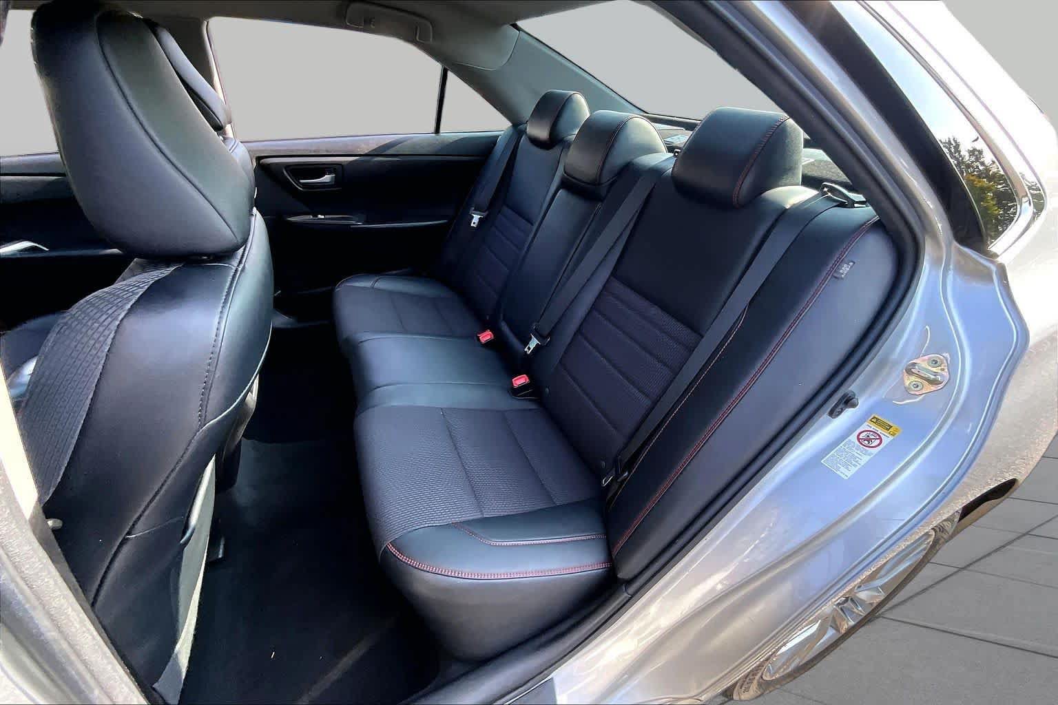 Used 2017 Toyota Camry SE FWD image 19