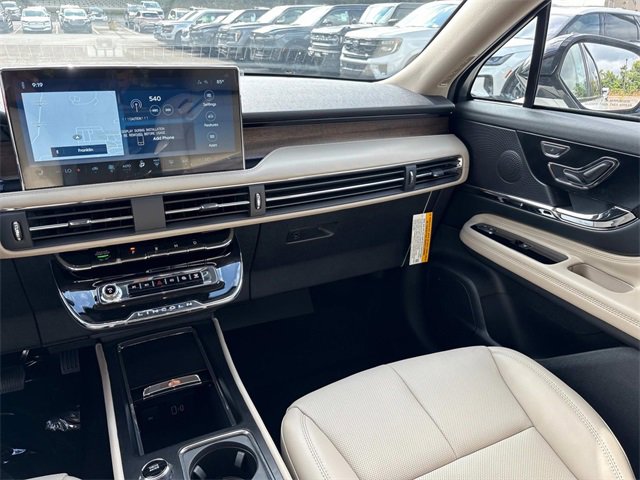 New 2025 Lincoln Corsair Grand Touring w/ Jet Appearance Package image 15