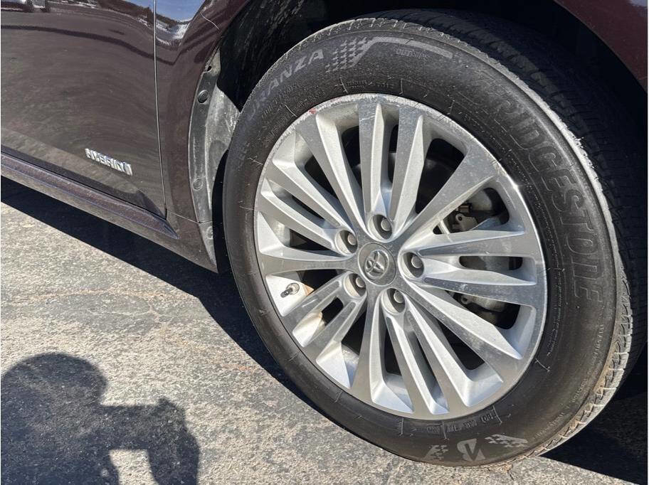 Used 2013 Toyota Avalon XLE Touring image 10