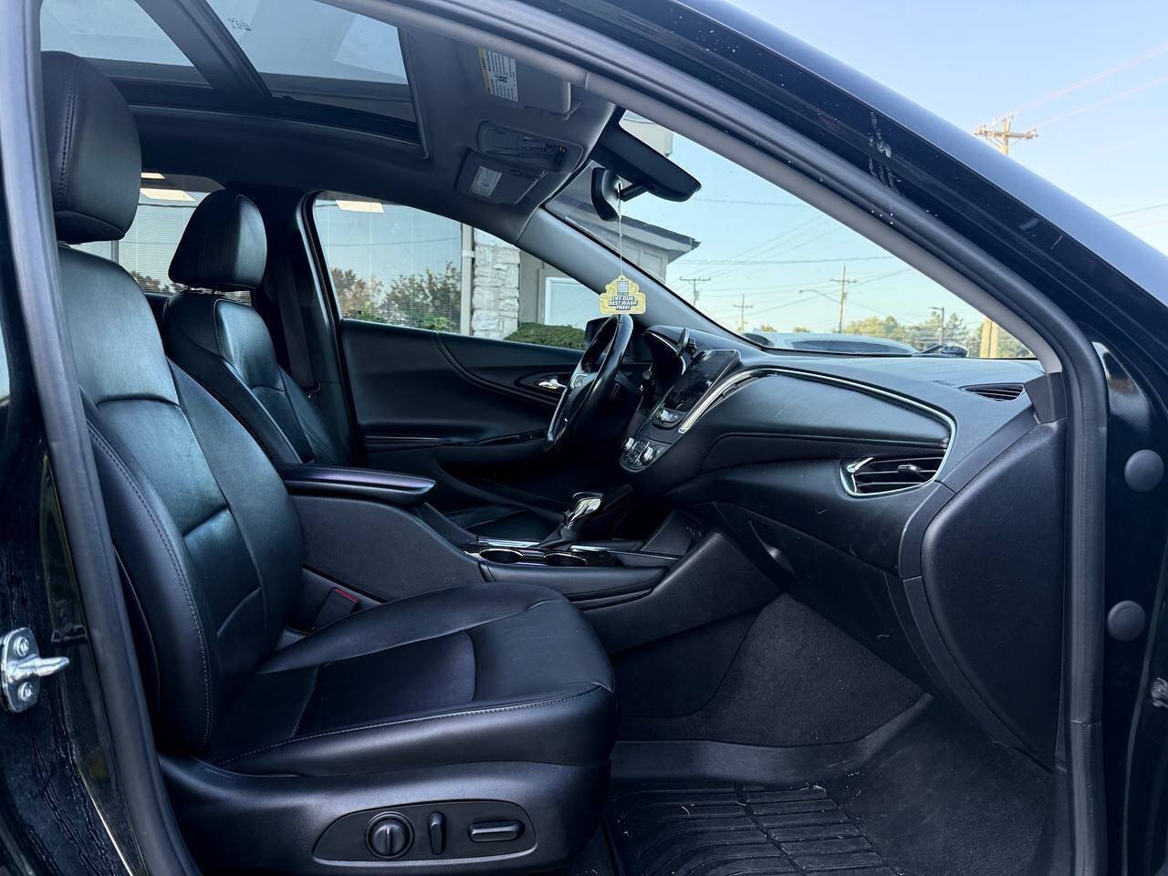 Used 2021 Chevrolet Malibu Premier FWD image 22