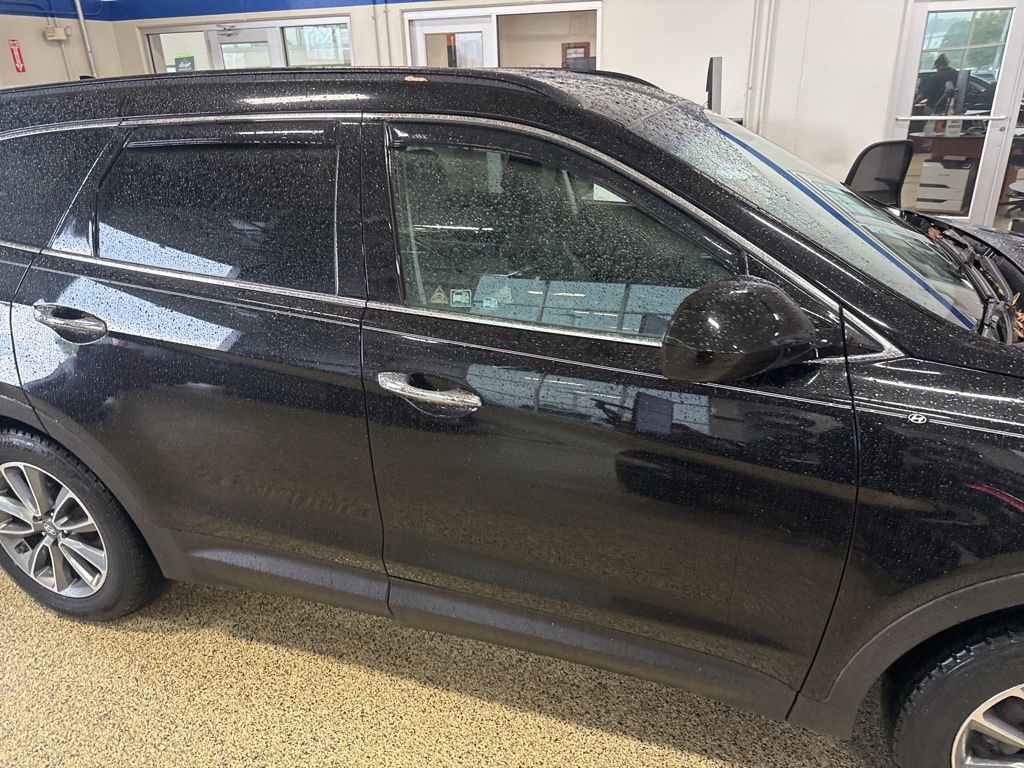 Used 2017 Hyundai Santa Fe SE FWD image 8