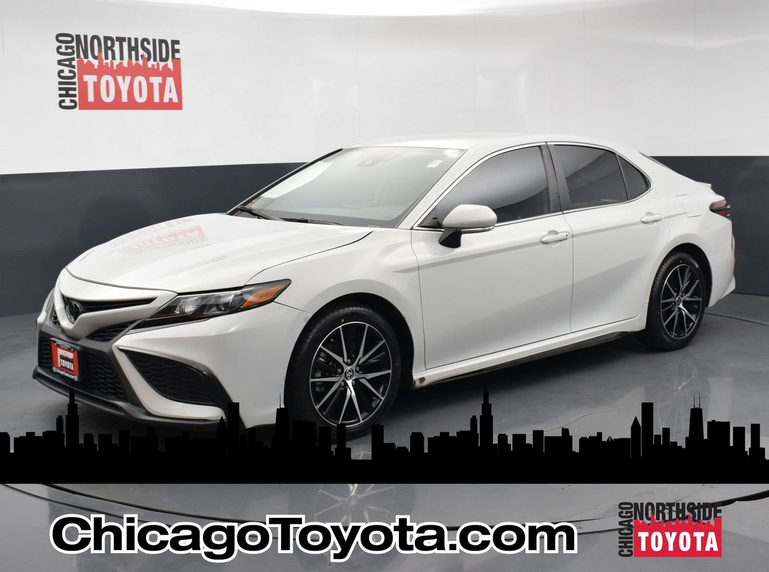 Used 2024 Toyota Camry SE FWD image 1