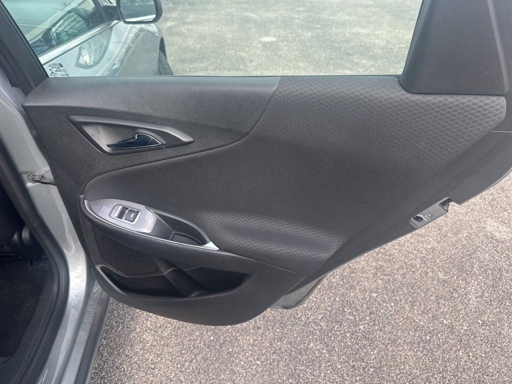 Used 2025 Chevrolet Malibu LT image 9