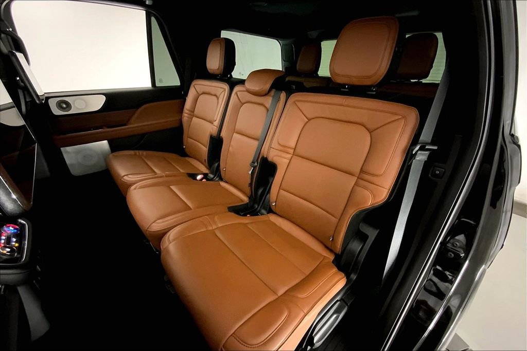 Used 2018 Lincoln Navigator Reserve w/ Technology Package AWD/4WD image 14