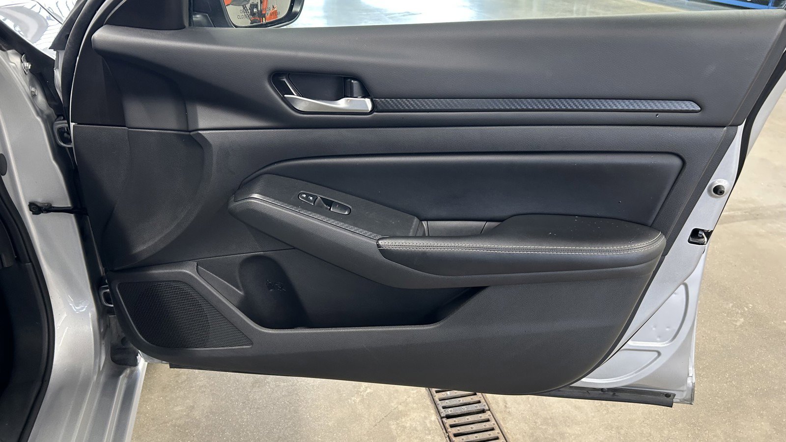 Used 2024 Nissan Altima 2.5 SV image 18