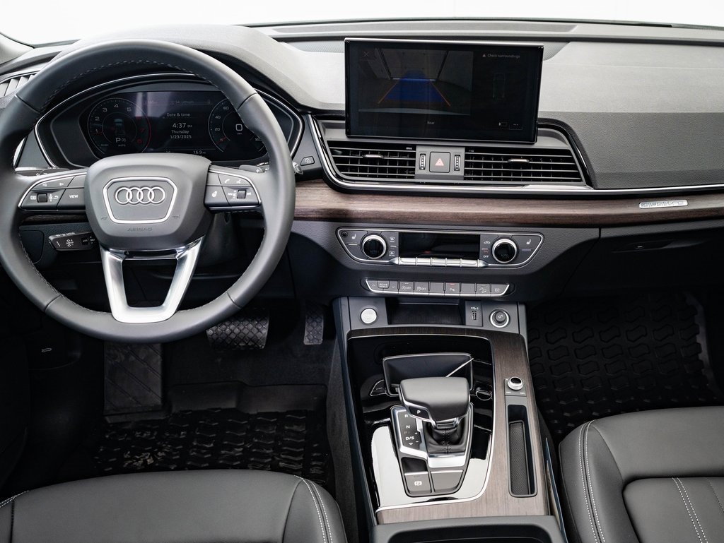 Certified 2025 Audi Q5 2.0T Premium w/ Convenience Plus Package image 30