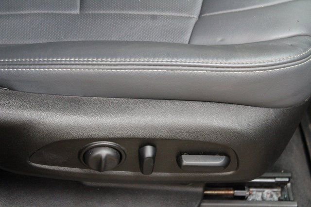 Used 2021 Buick Enclave Essence image 11
