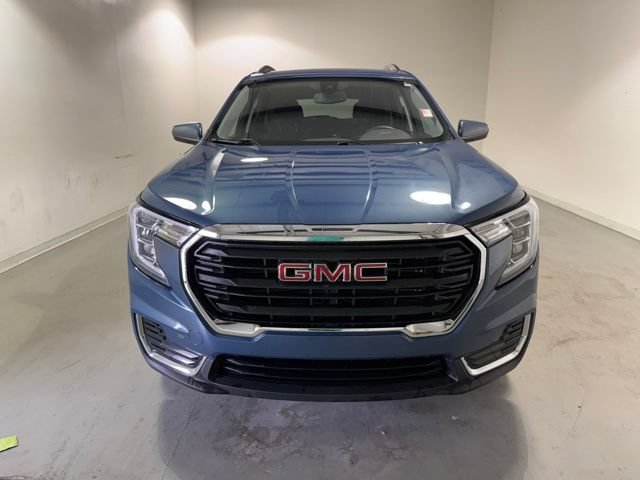 Certified 2024 GMC Terrain SLE w/ Driver Convenience Package FWD image 2