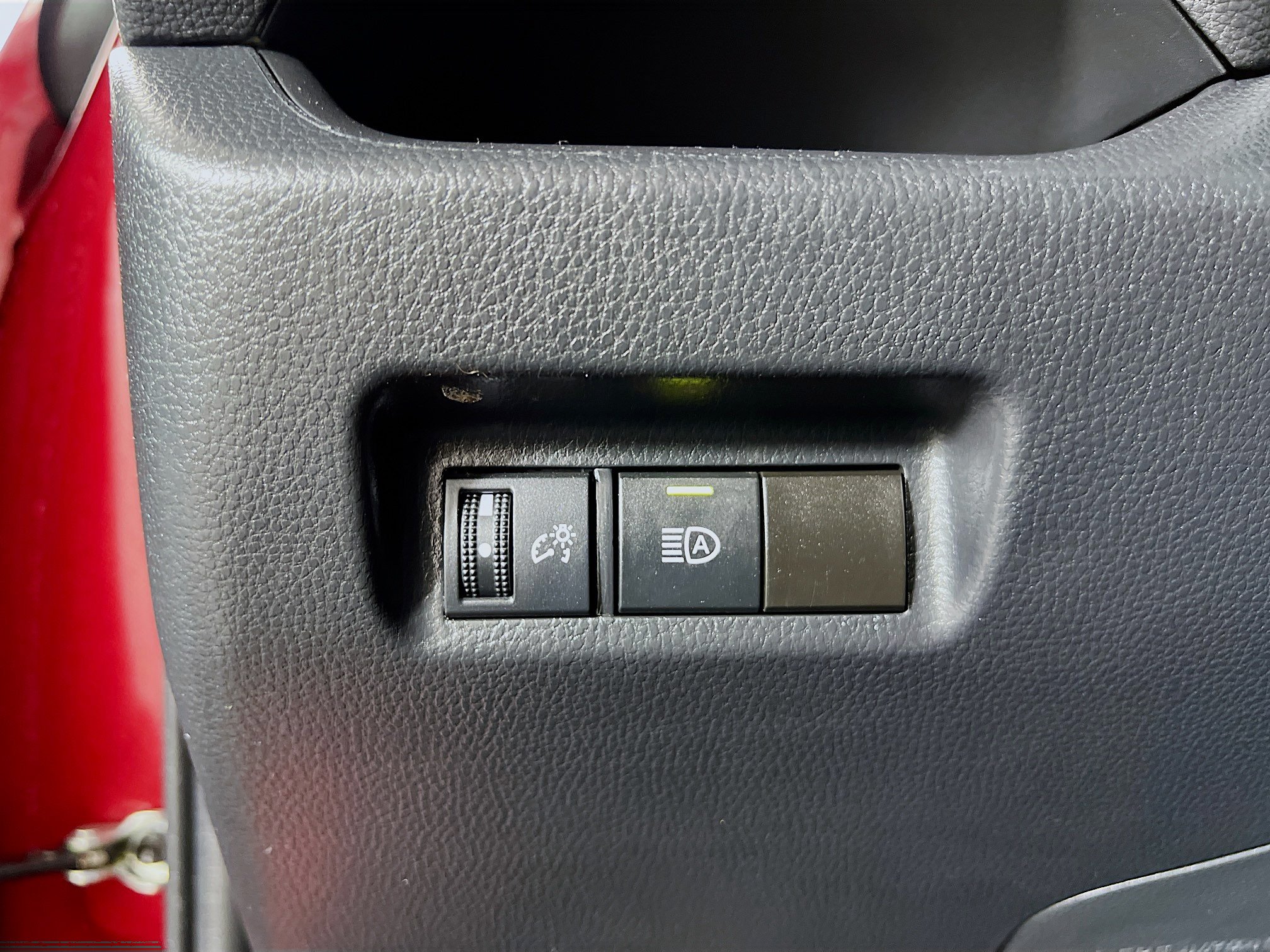 Used 2023 Toyota RAV4 LE AWD/4WD image 10