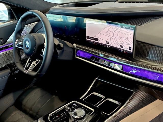 Used 2025 BMW 760i xDrive w/ Executive Package image 21