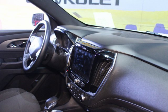 Used 2023 Chevrolet Traverse LT image 10