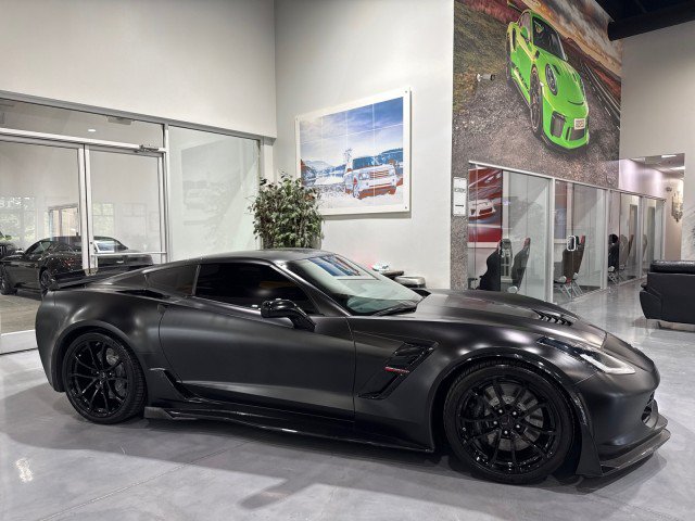 Used 2017 Chevrolet Corvette Grand Sport w/ Carbon Flash Badge Package RWD image 34