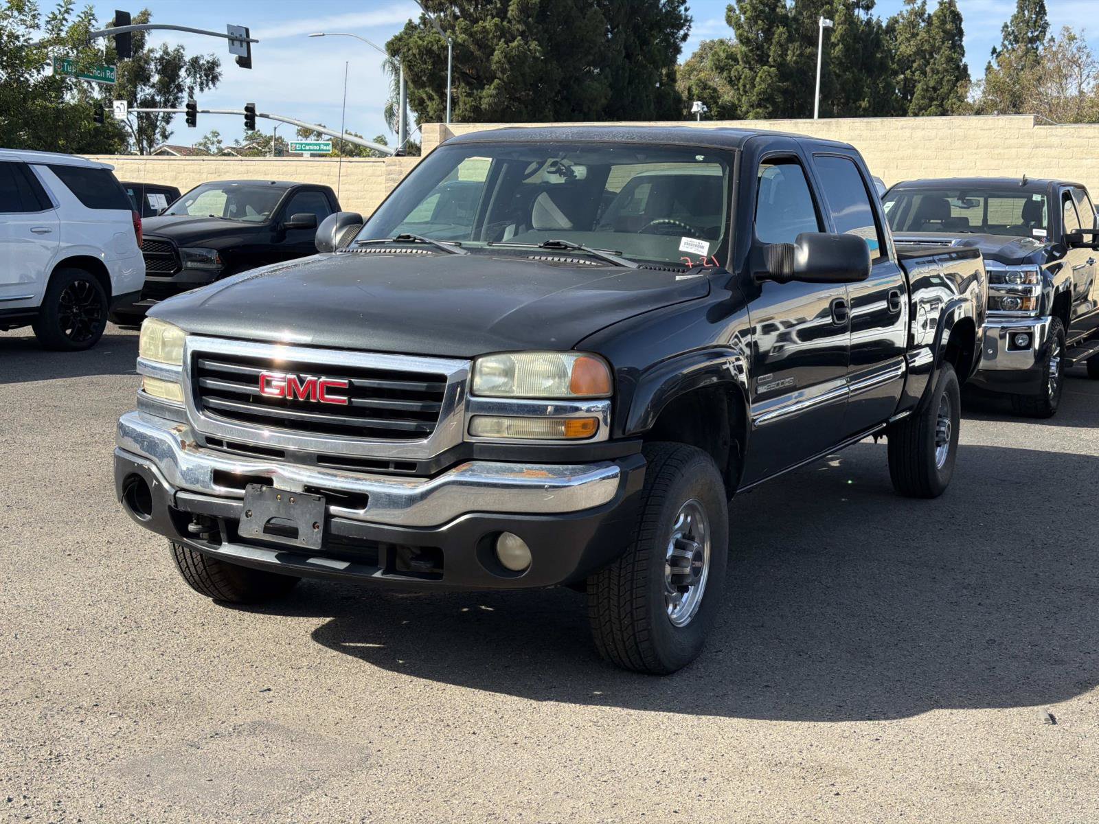 Used 2004 GMC Sierra 2500 SLE w/ Heavy-Duty Power Package RWD image 3