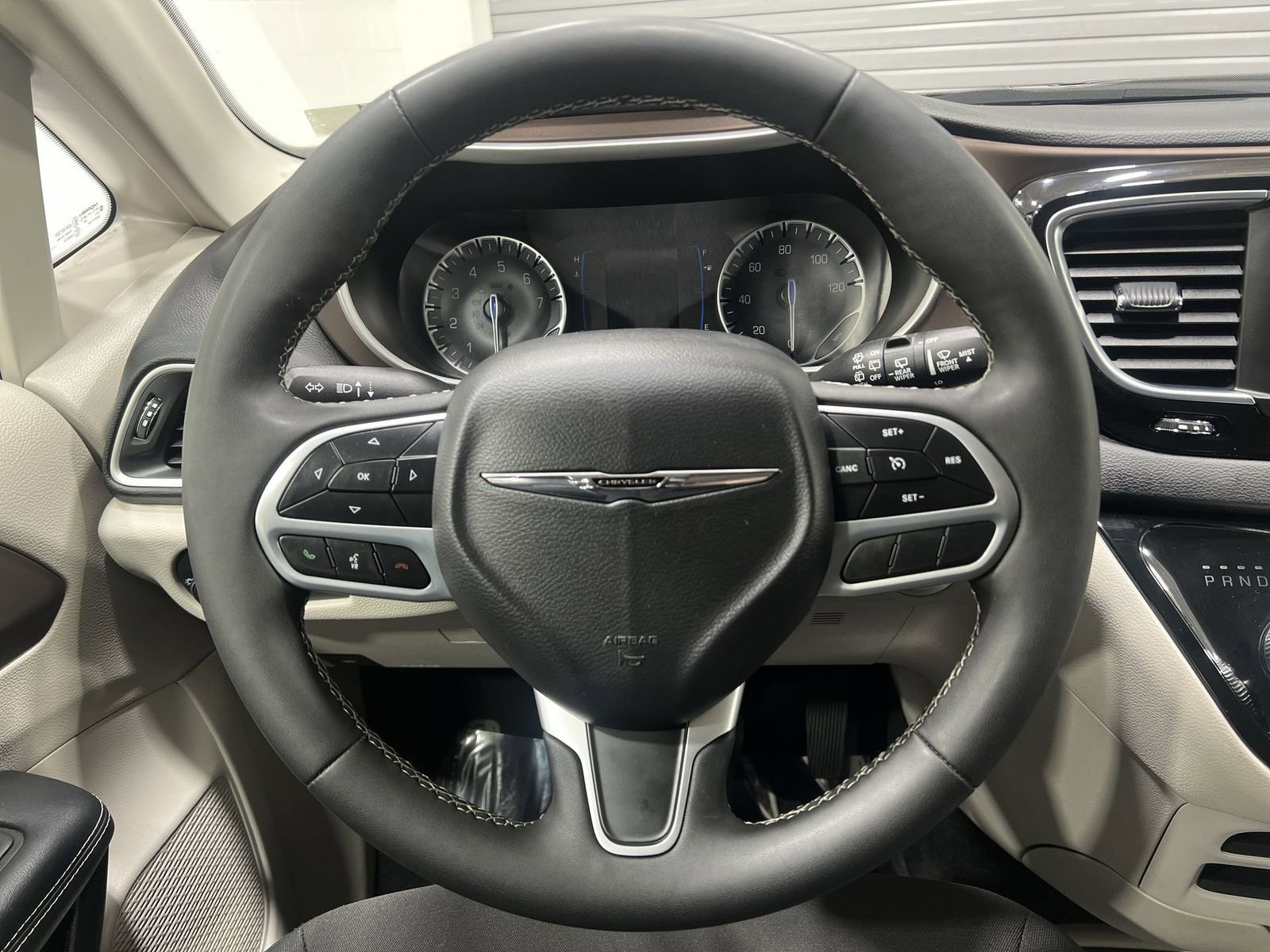 Used 2023 Chrysler Voyager LX FWD image 14