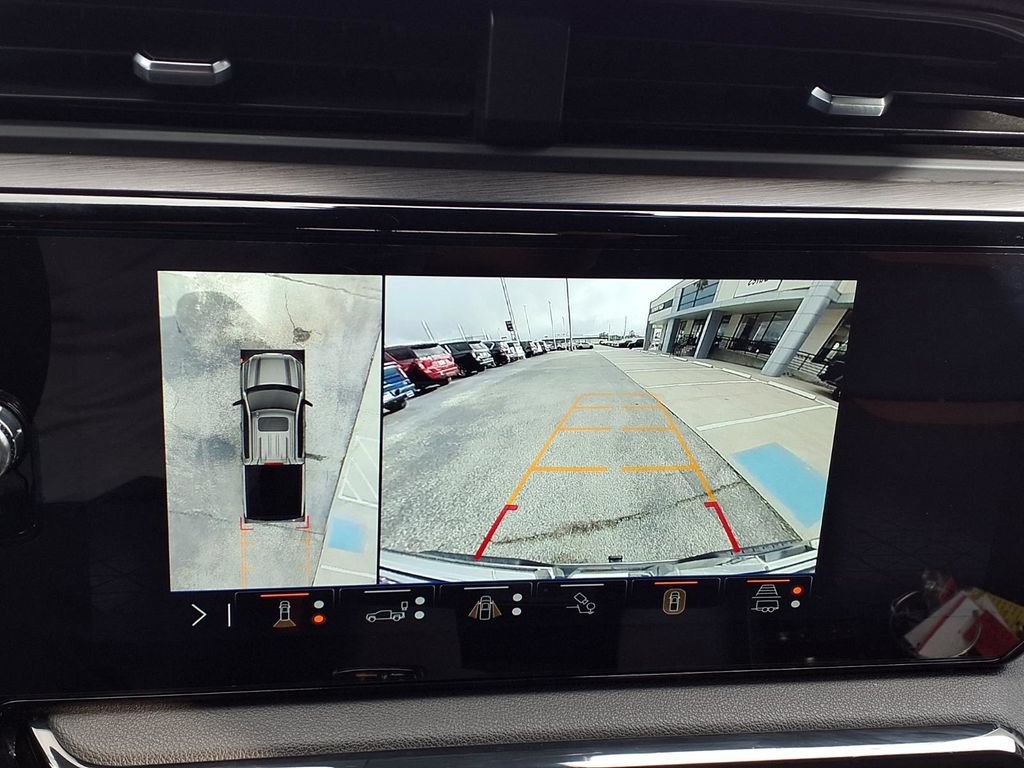 Used 2024 GMC Sierra 1500 AT4 w/ Technology Package AWD/4WD image 4