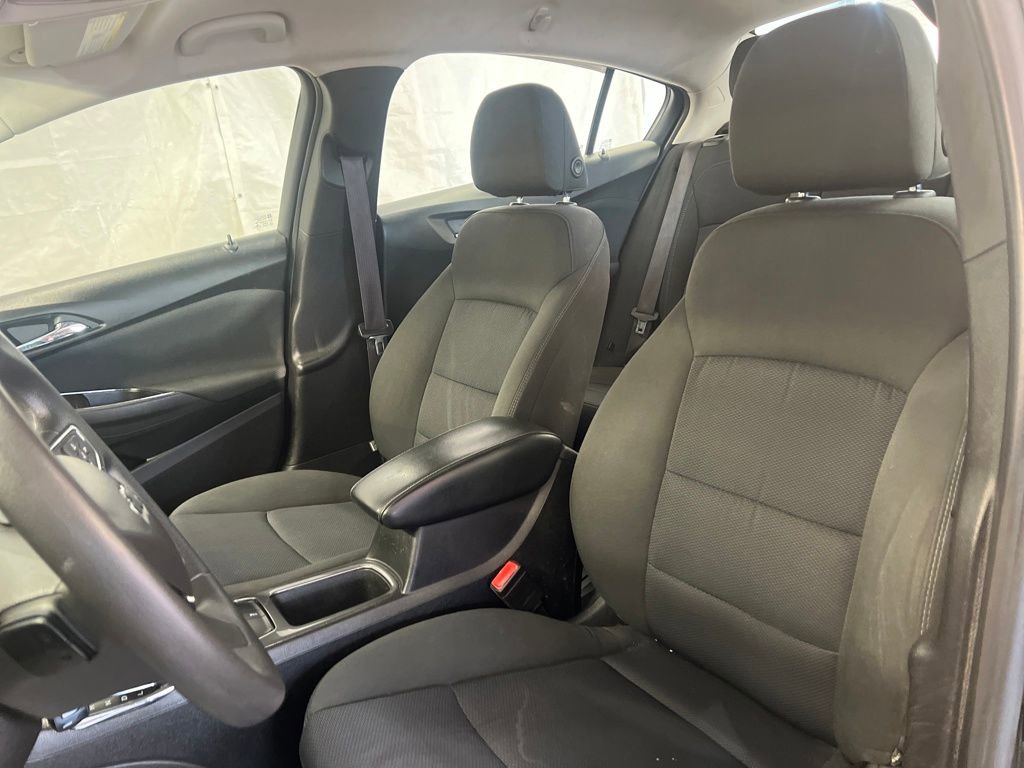 Used 2016 Chevrolet Cruze LT image 18