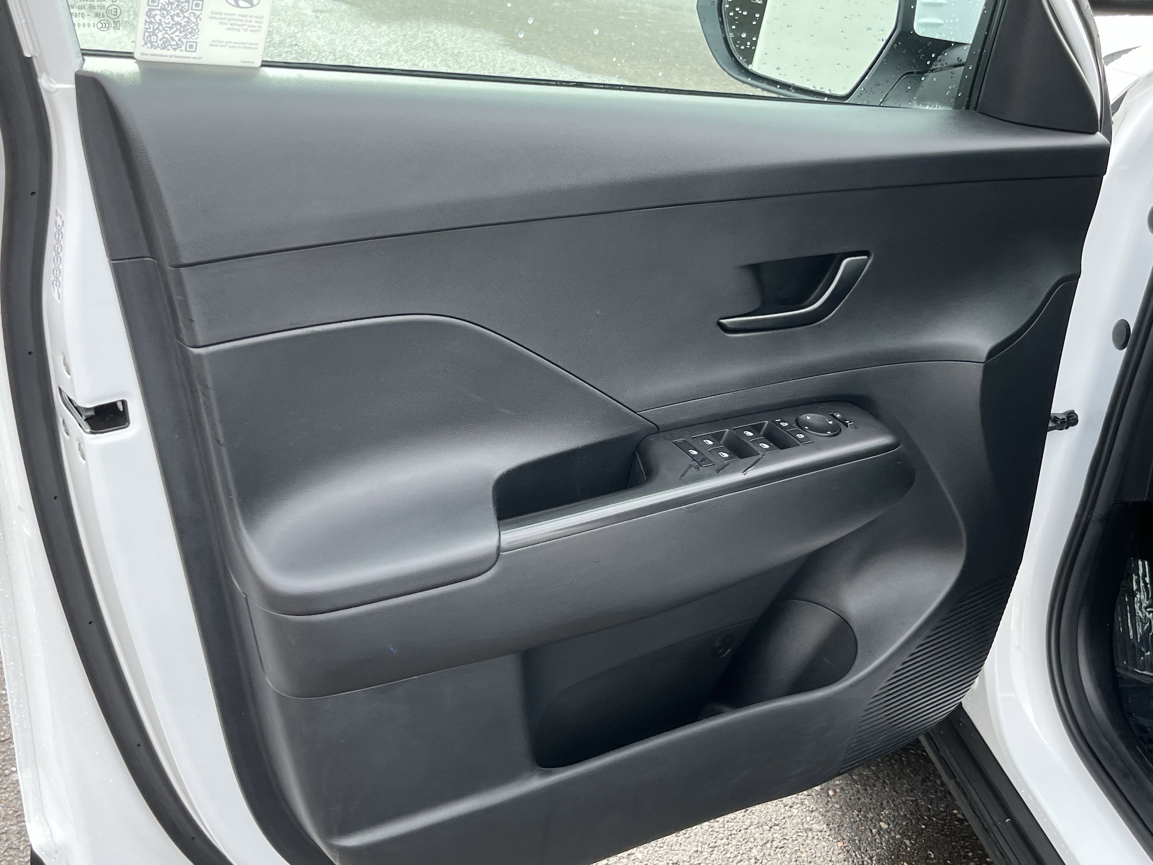 Used 2024 Hyundai Kona SE image 14