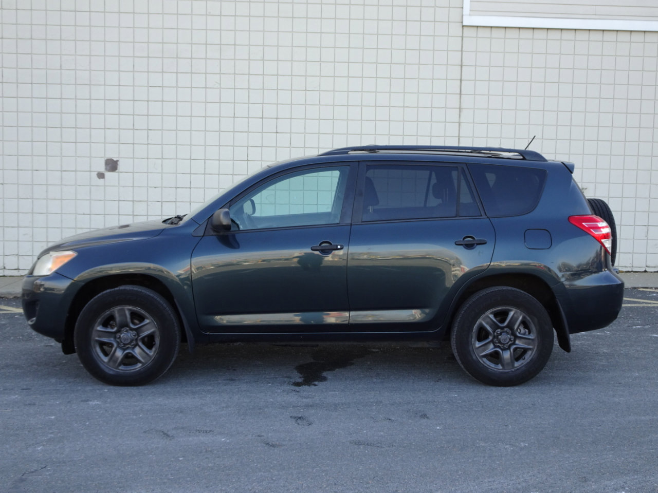 Used 2011 Toyota RAV4 4WD w/ Base L4 Extra Value Pkg image 4