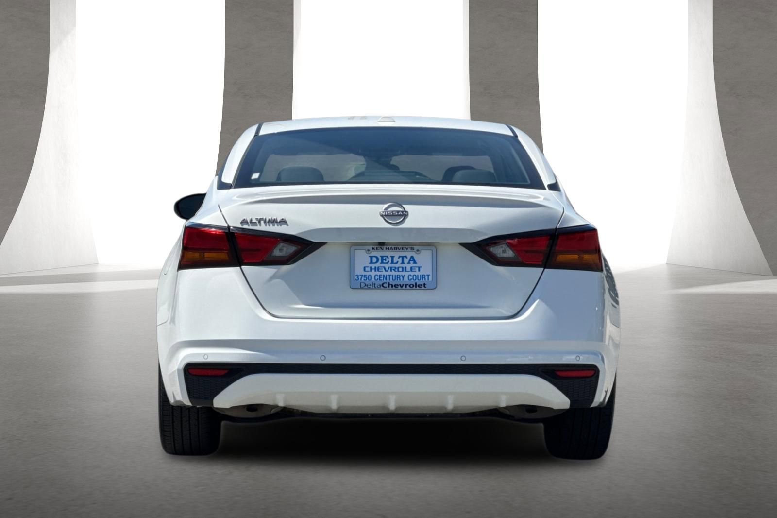 Used 2025 Nissan Altima 2.5 SV FWD image 5