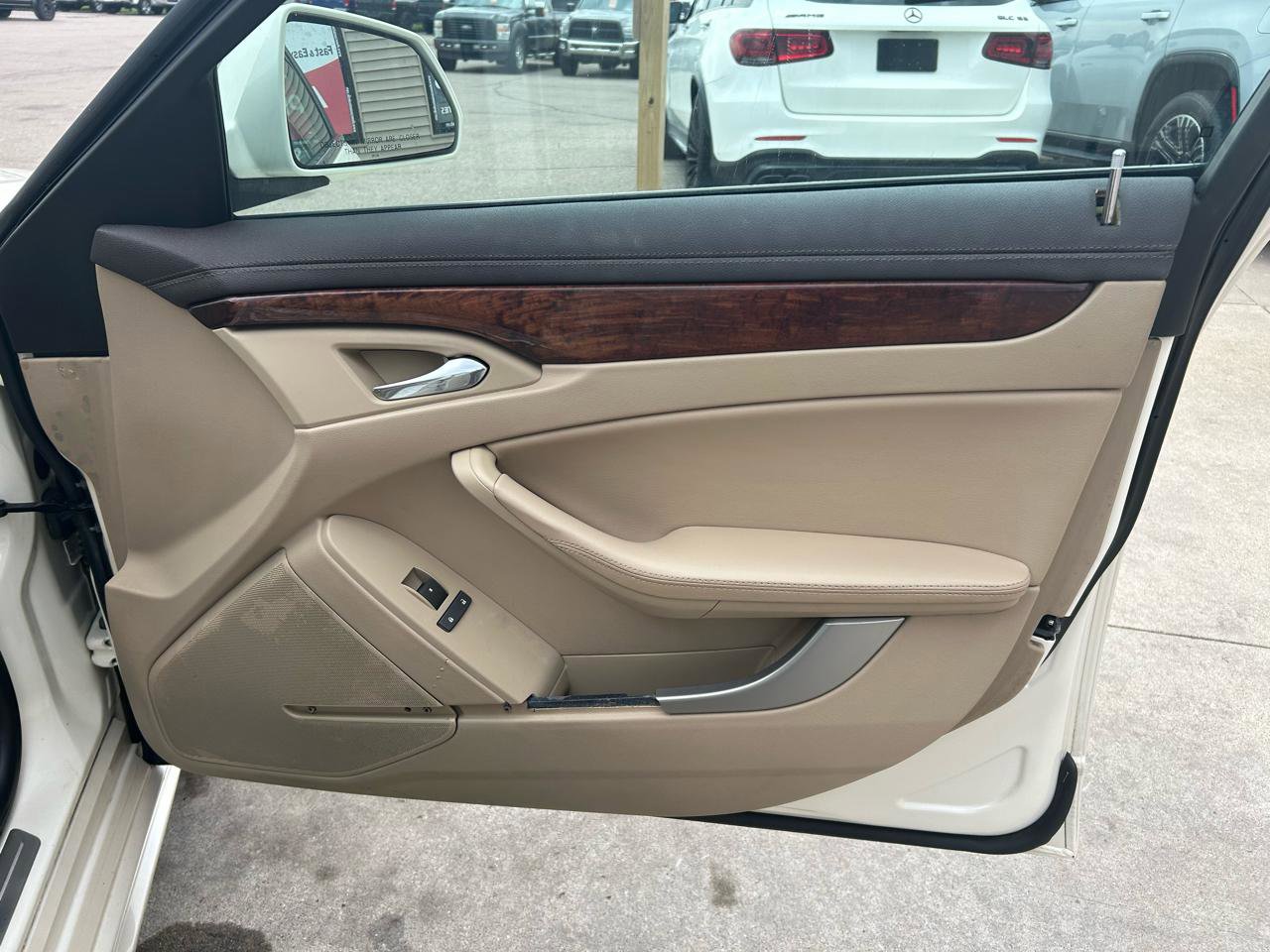 Used 2010 Cadillac CTS Luxury RWD image 16