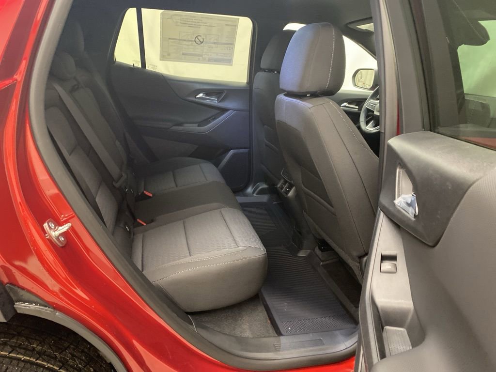 New 2026 Chevrolet Equinox LT w/ Safety and Technology Package FWD image 17