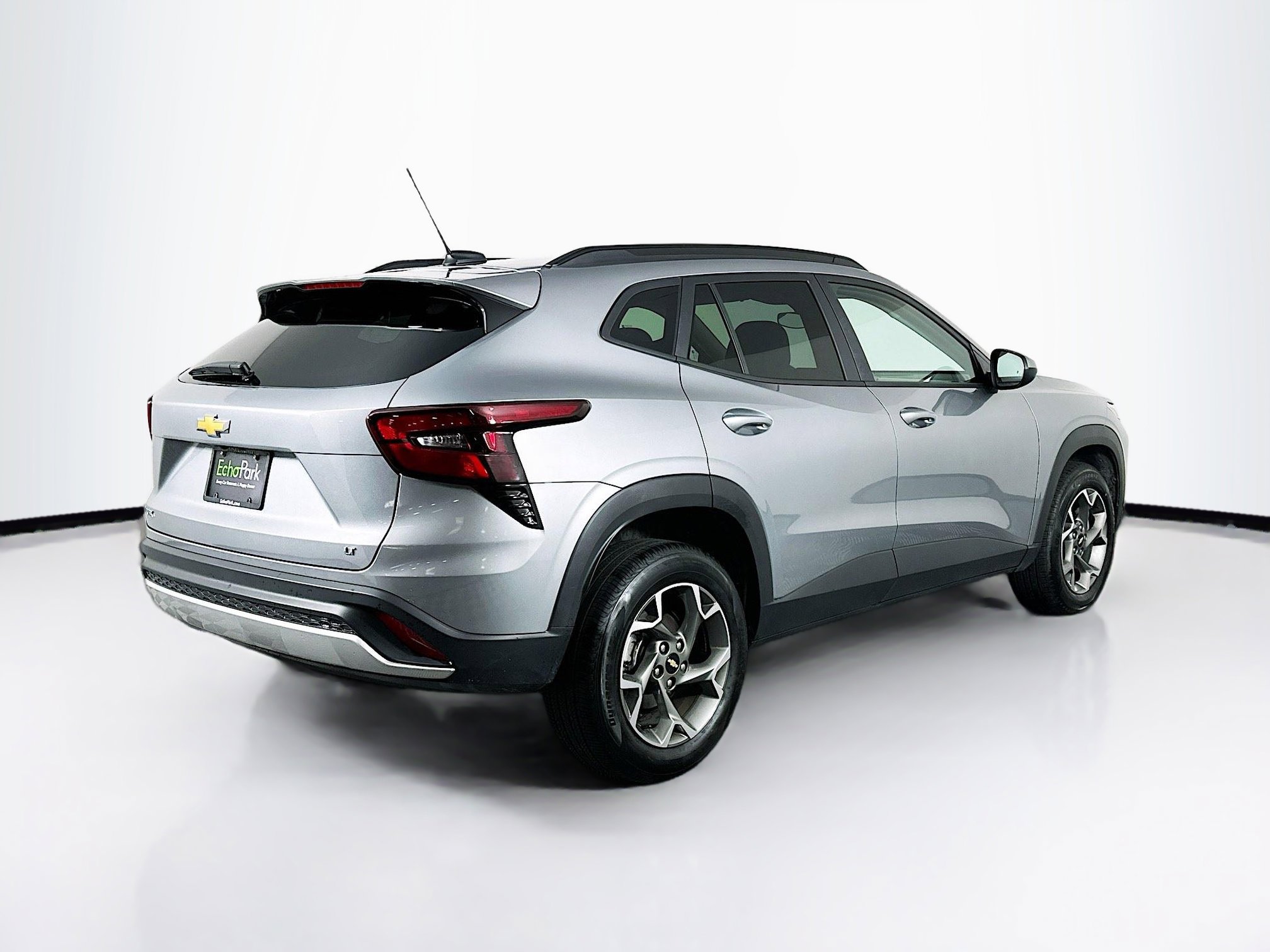 Used 2025 Chevrolet Trax LT image 9
