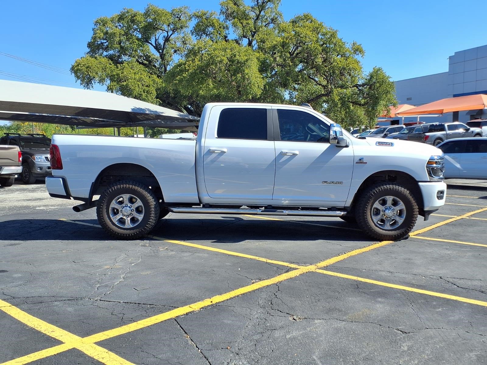 Used 2025 RAM 2500 Laramie AWD/4WD image 5