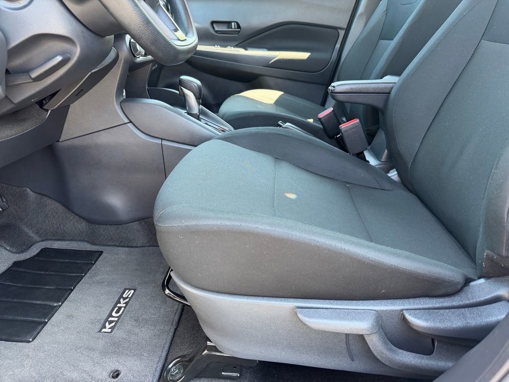 Used 2025 Nissan Kicks Play S image 11