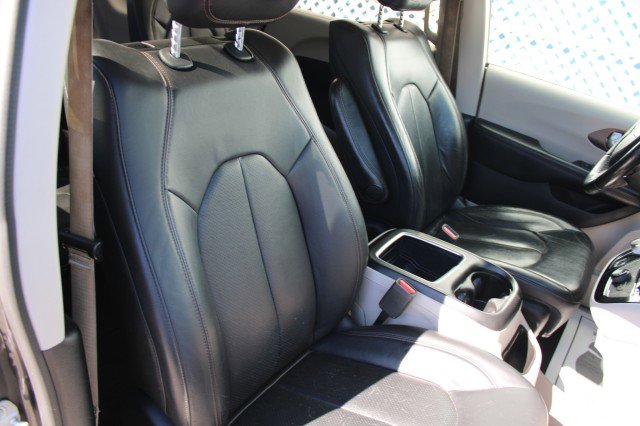 Used 2019 Chrysler Pacifica Touring-L Plus w/ Advanced Safetytec Group image 13