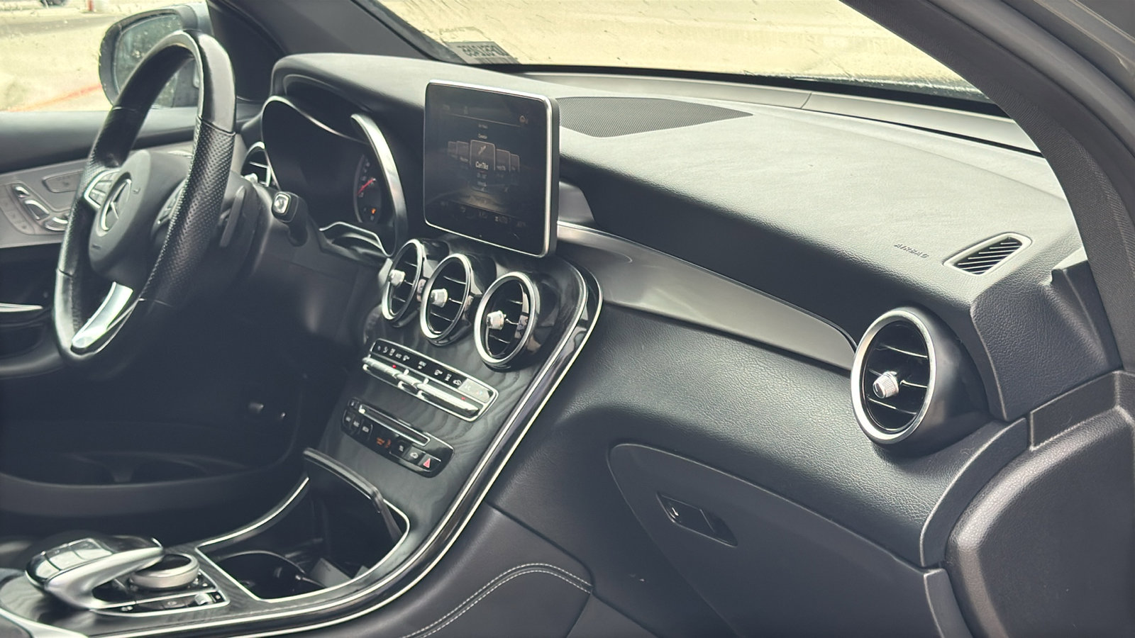 Used 2019 Mercedes-Benz GLC 350e 4MATIC image 28