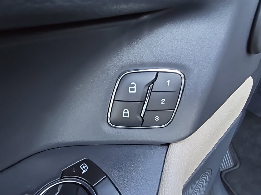 Used 2023 Ford Expedition Limited image 27